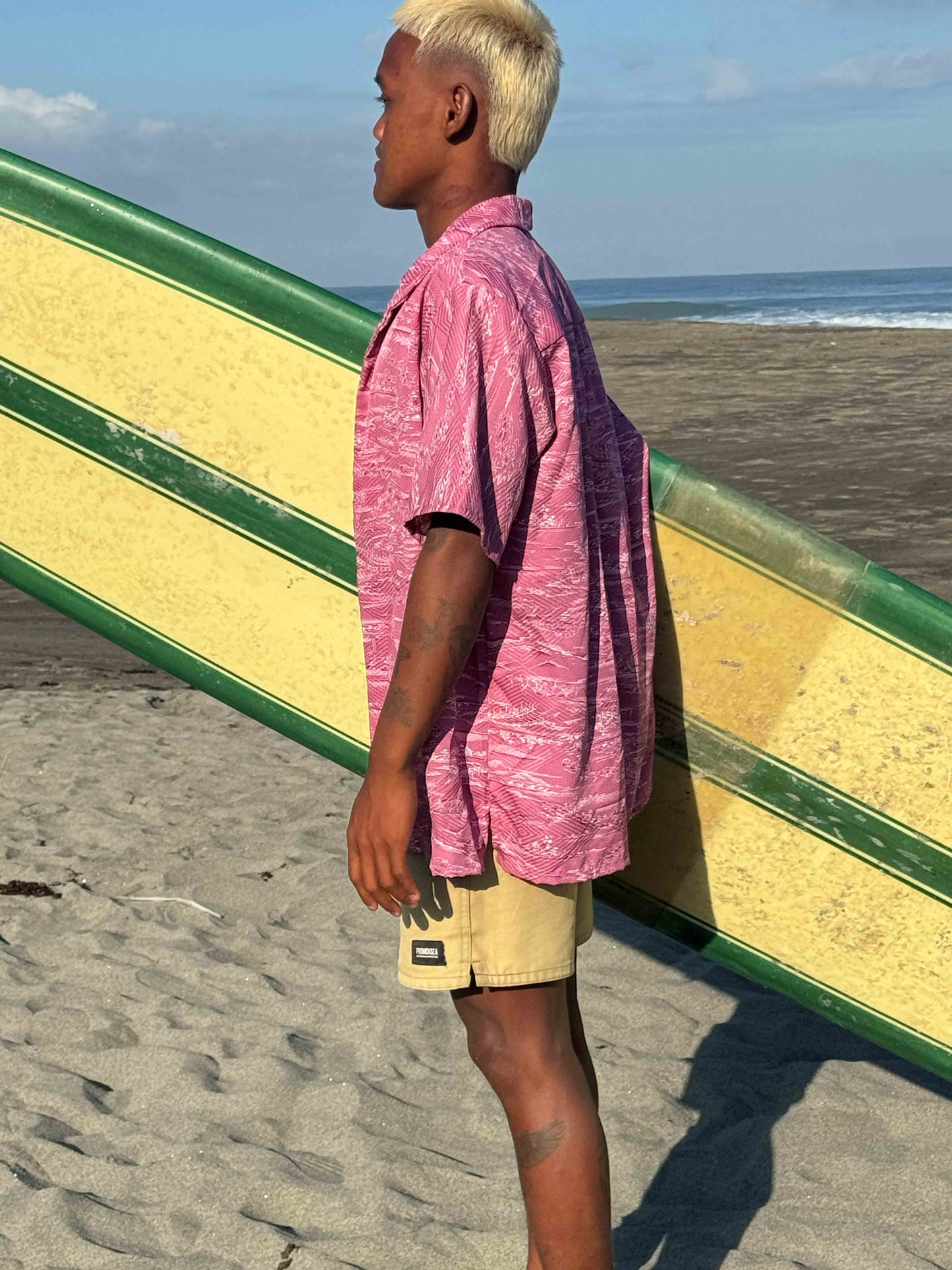Kitsch Pink Resort Shirt(Size.Medium)